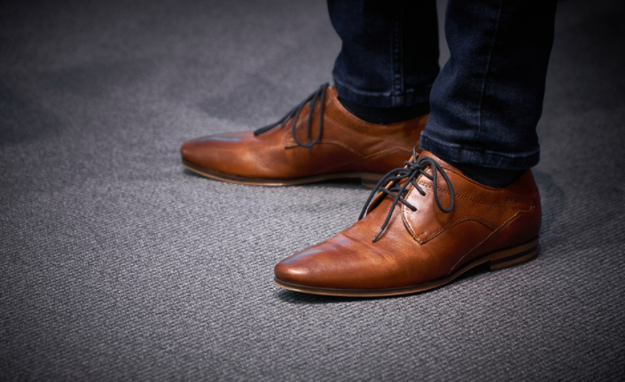 Buying Tips on Men's Designer Shoes
